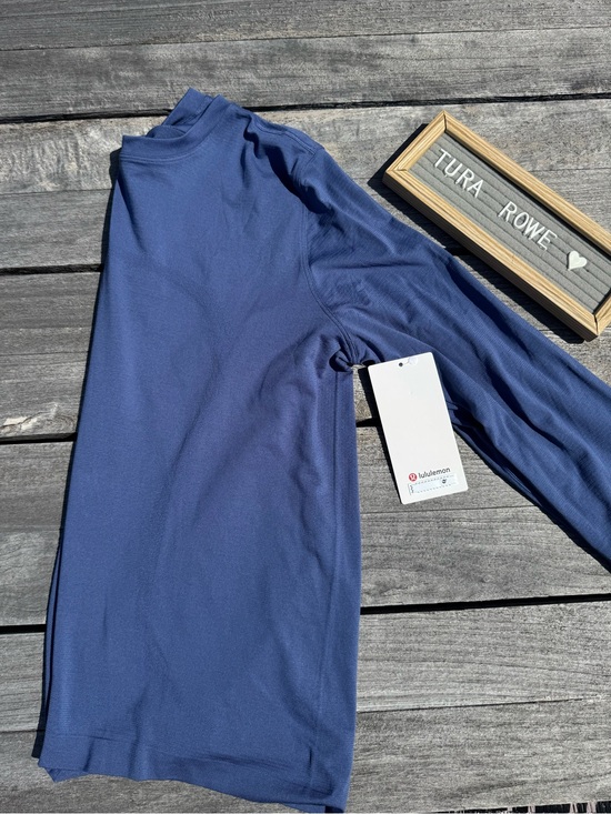 lululemon athletica Tops - Lululemon Swiftly Relaxed Long Sleeve Brilliant Blue Size 8 NWT